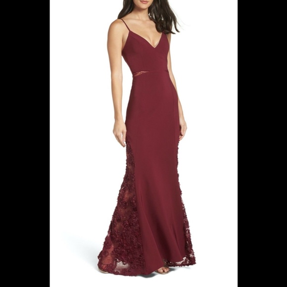 NEW $438‎ Maria Blanca Nero Shannon Lace Inset Gown in Burgundy [SZ 0 ] - Picture 3 of 12